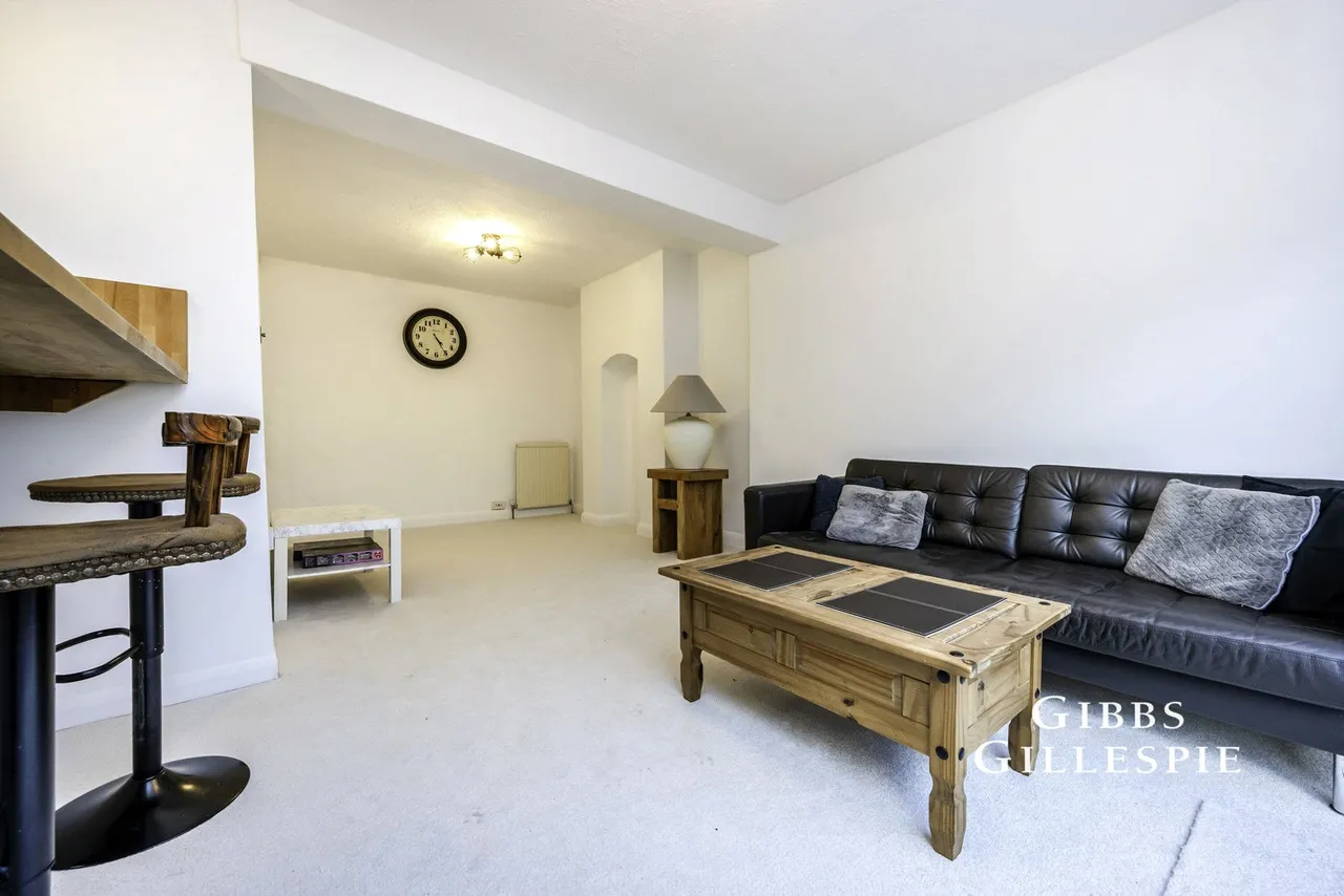 St. Michaels Crescent, Pinner, HA5, photo 3