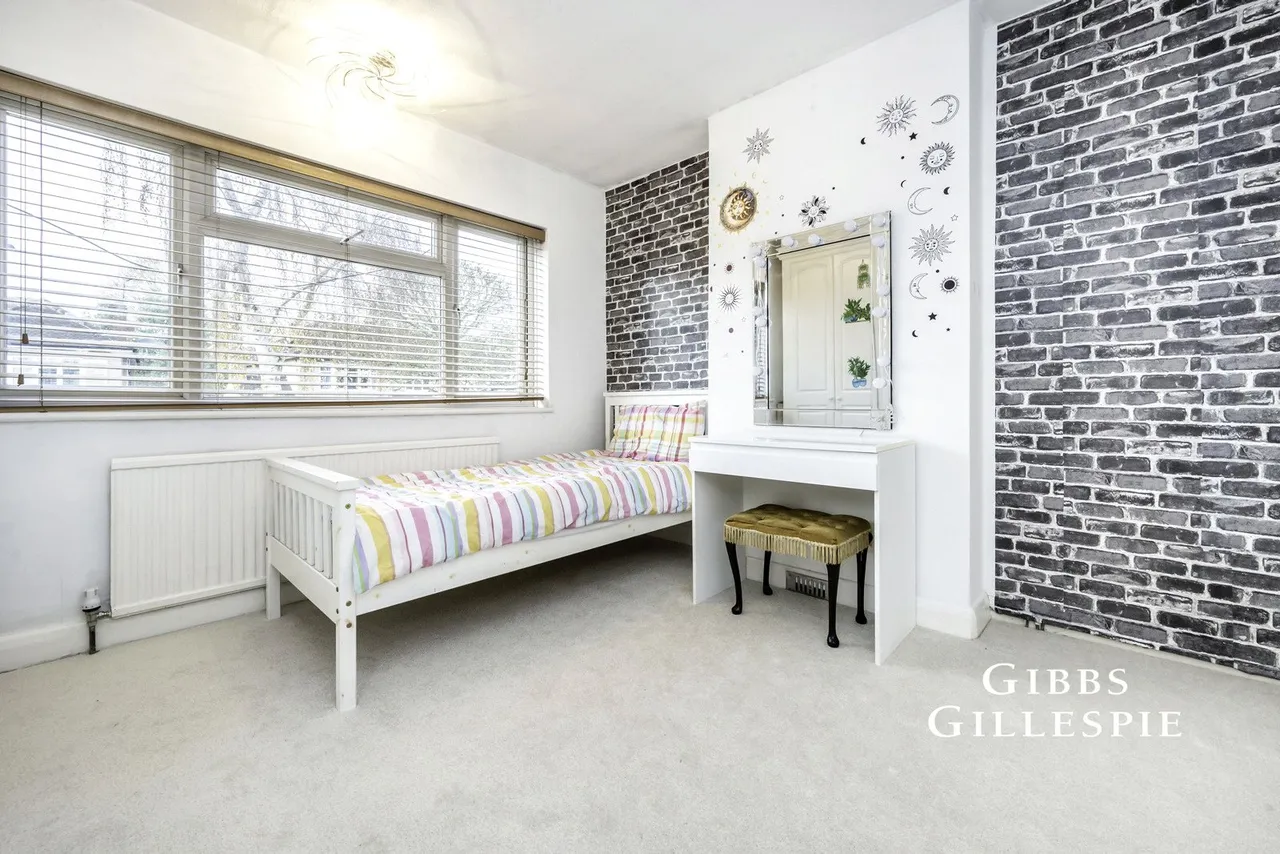 St. Michaels Crescent, Pinner, HA5, photo 7