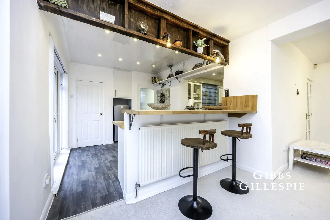 St. Michaels Crescent, Pinner, HA5, photo 5