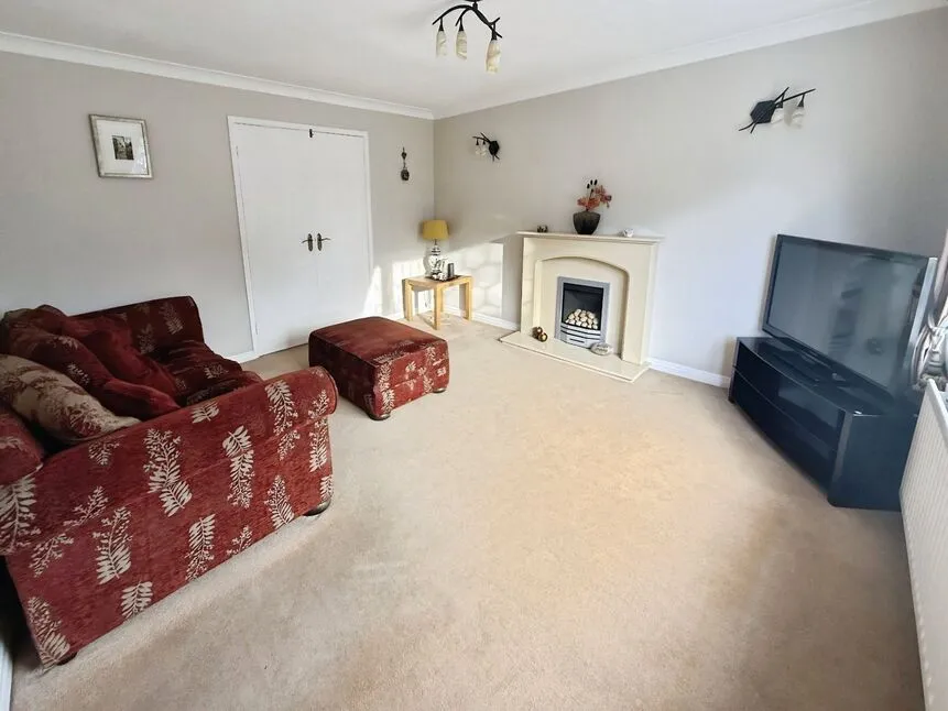 Coltsfoot Drive, Waltham, Lincolnshire, DN37, photo 3