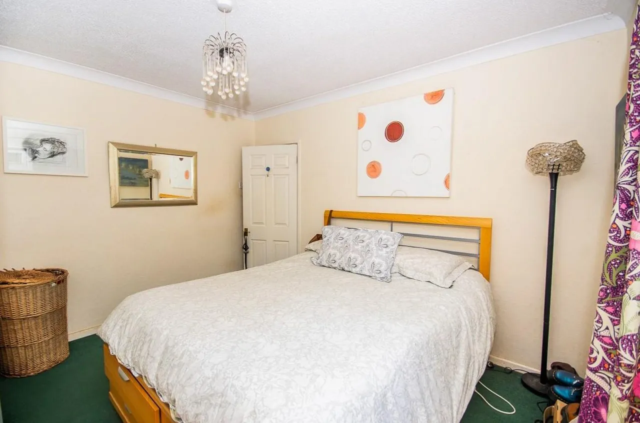 Old Gloucester Road, Hambrook, BS16, photo 9