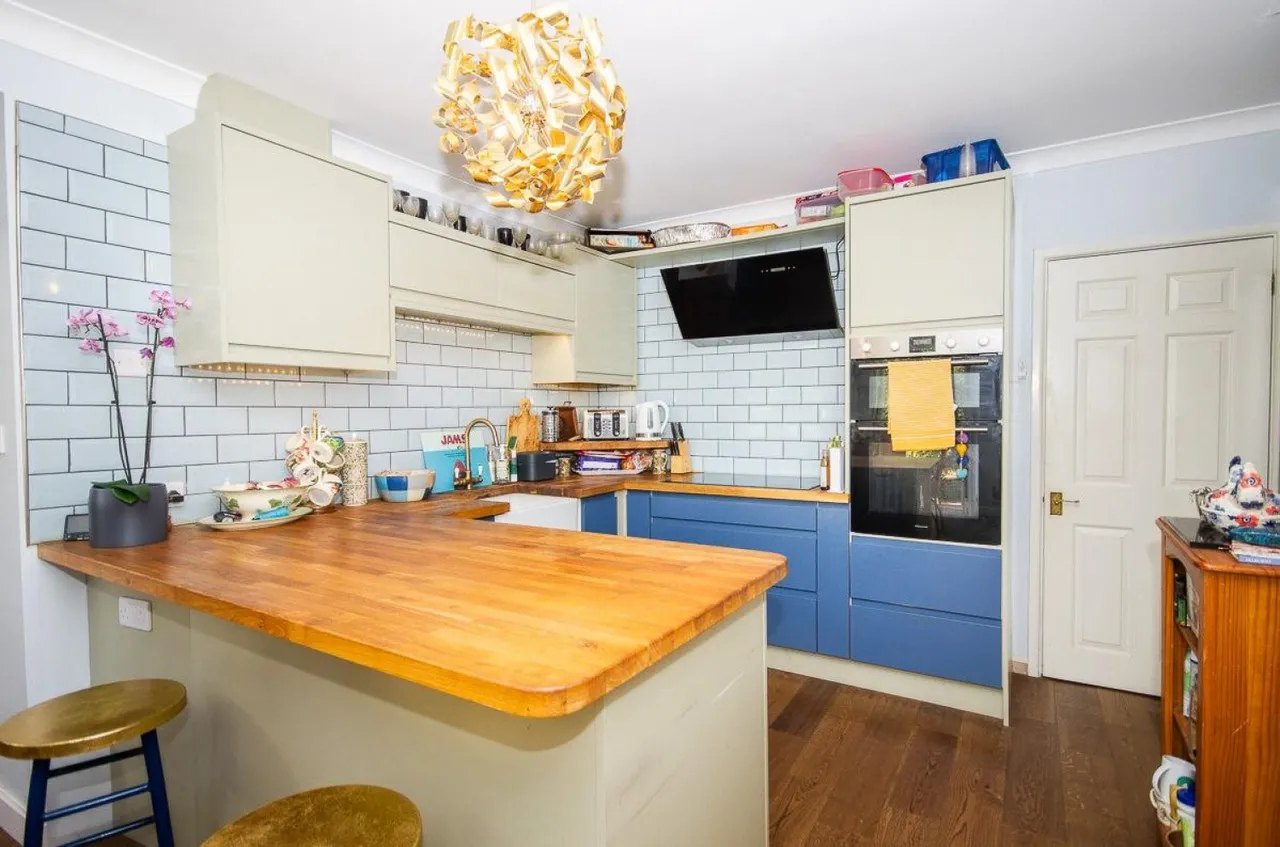 Old Gloucester Road, Hambrook, BS16, photo 7