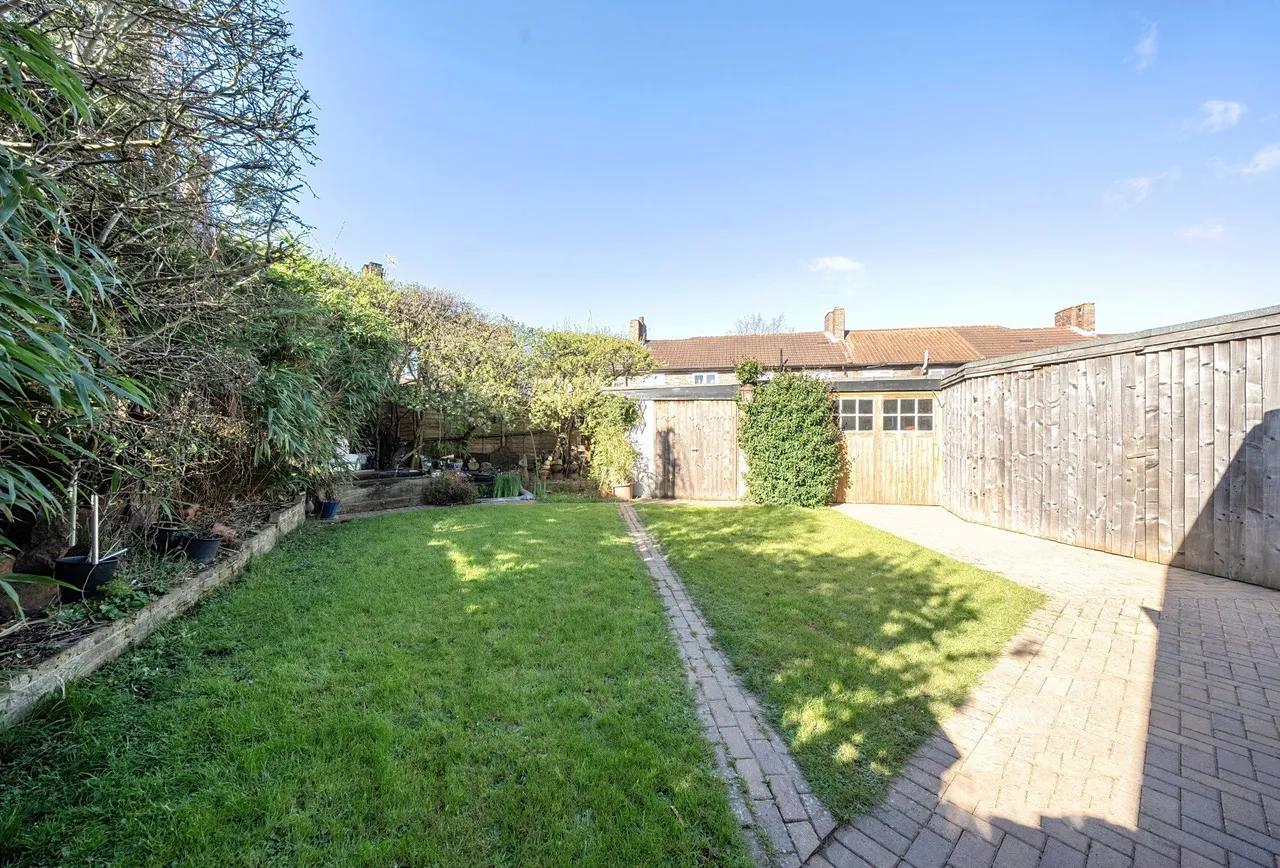 Malmesbury Road, Morden, SM4 6HF, photo 11