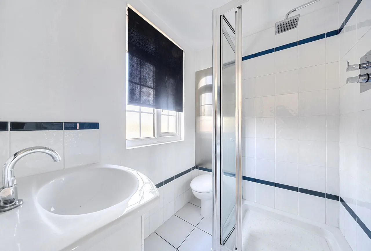 Malmesbury Road, Morden, SM4 6HF, photo 16
