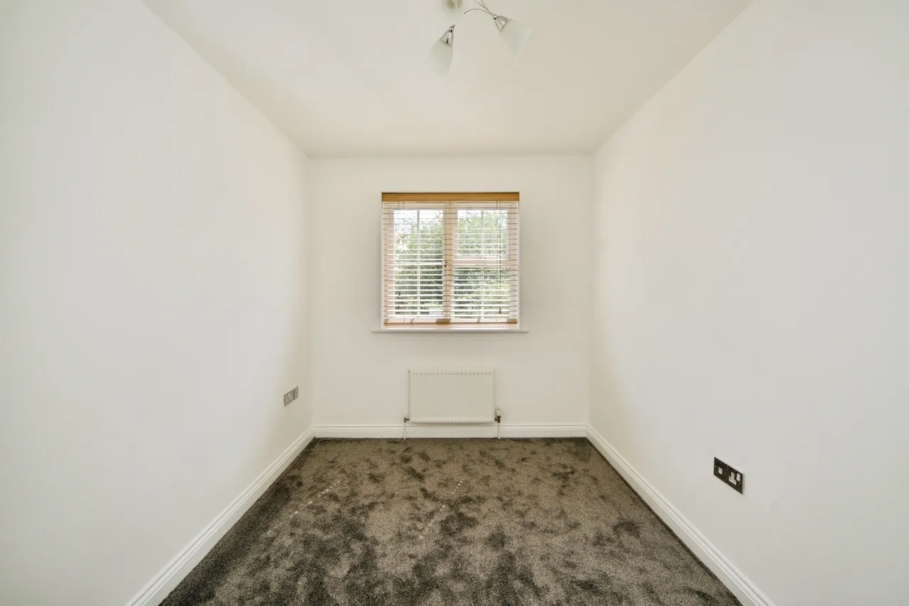 Burleigh Close, Romford, RM7, photo 14