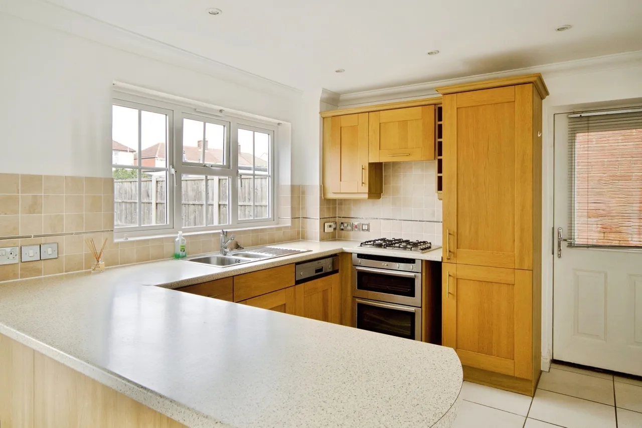 Burleigh Close, Romford, RM7, photo 7