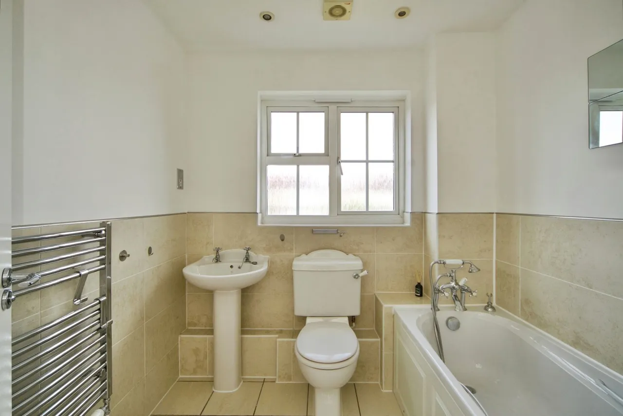 Burleigh Close, Romford, RM7, photo 15