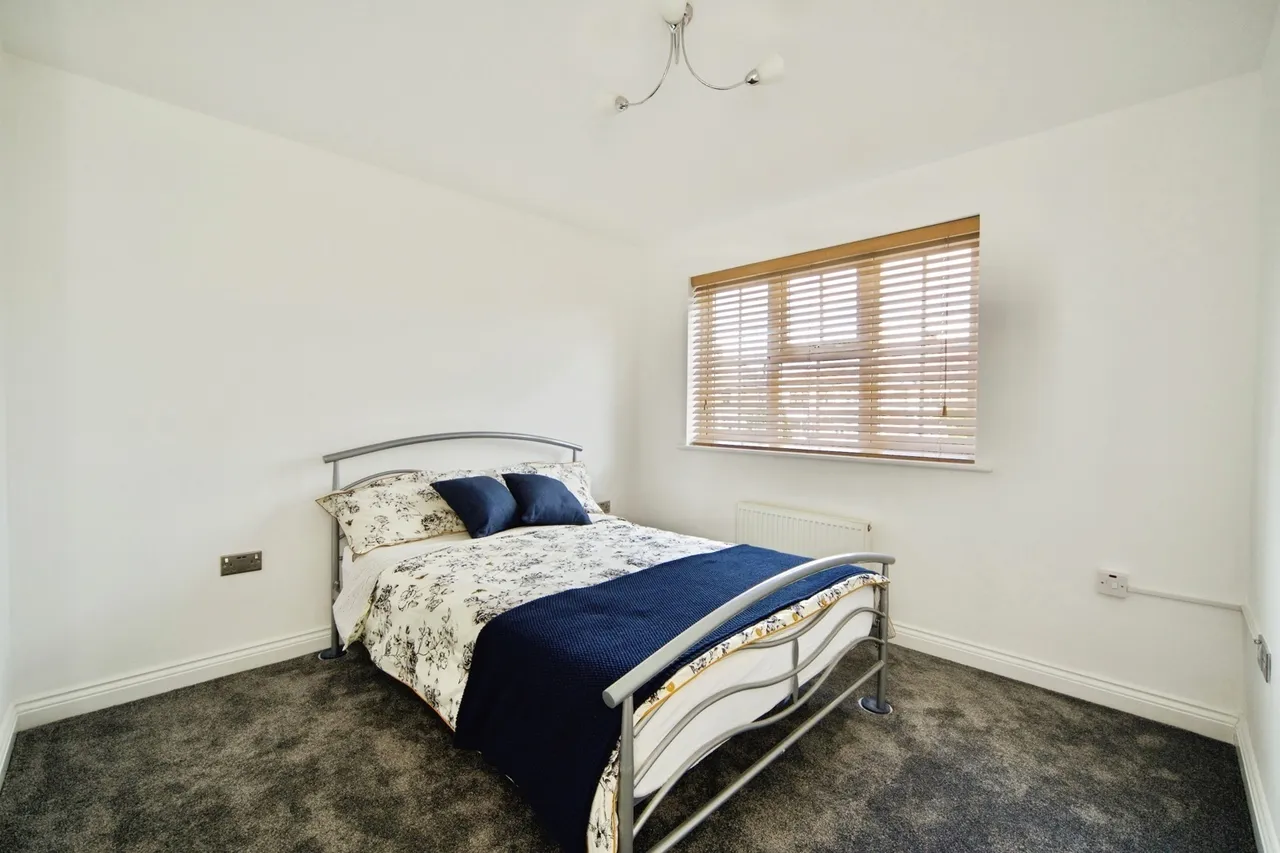 Burleigh Close, Romford, RM7, photo 10
