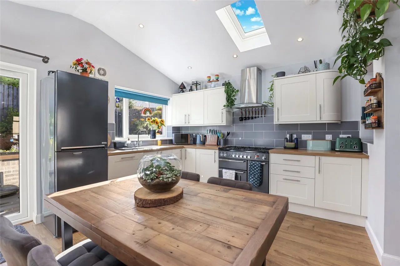 Viewfield Drive, Garrowhill, G69, photo 3
