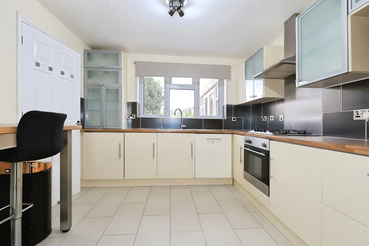Weston Drive, Bilston, WV14, photo 4