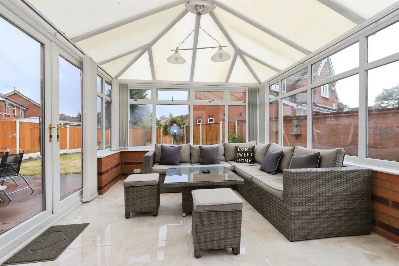 Weston Drive, Bilston, WV14, photo 25