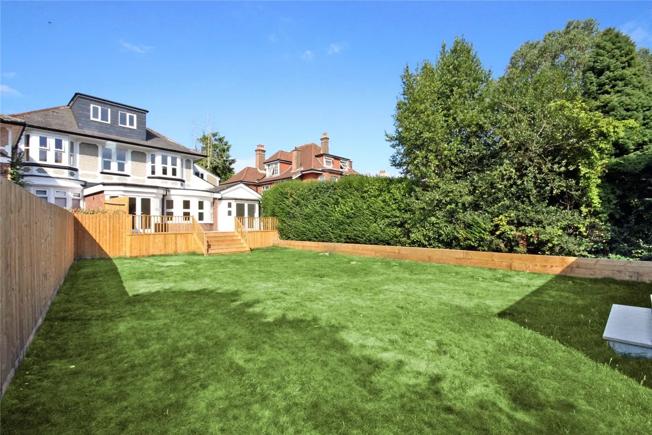 2 bed flat to rent, Portchester Road, Bournemouth, BH8