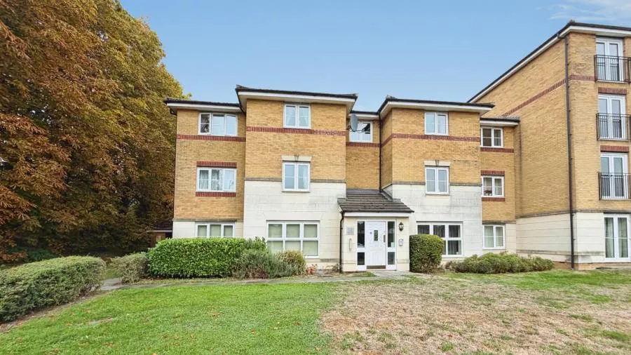2 bed flat to rent, London Road, Newbury, RG14