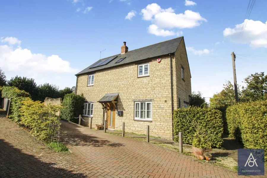 3 bed house for sale, Broad Street, Syresham, NN13