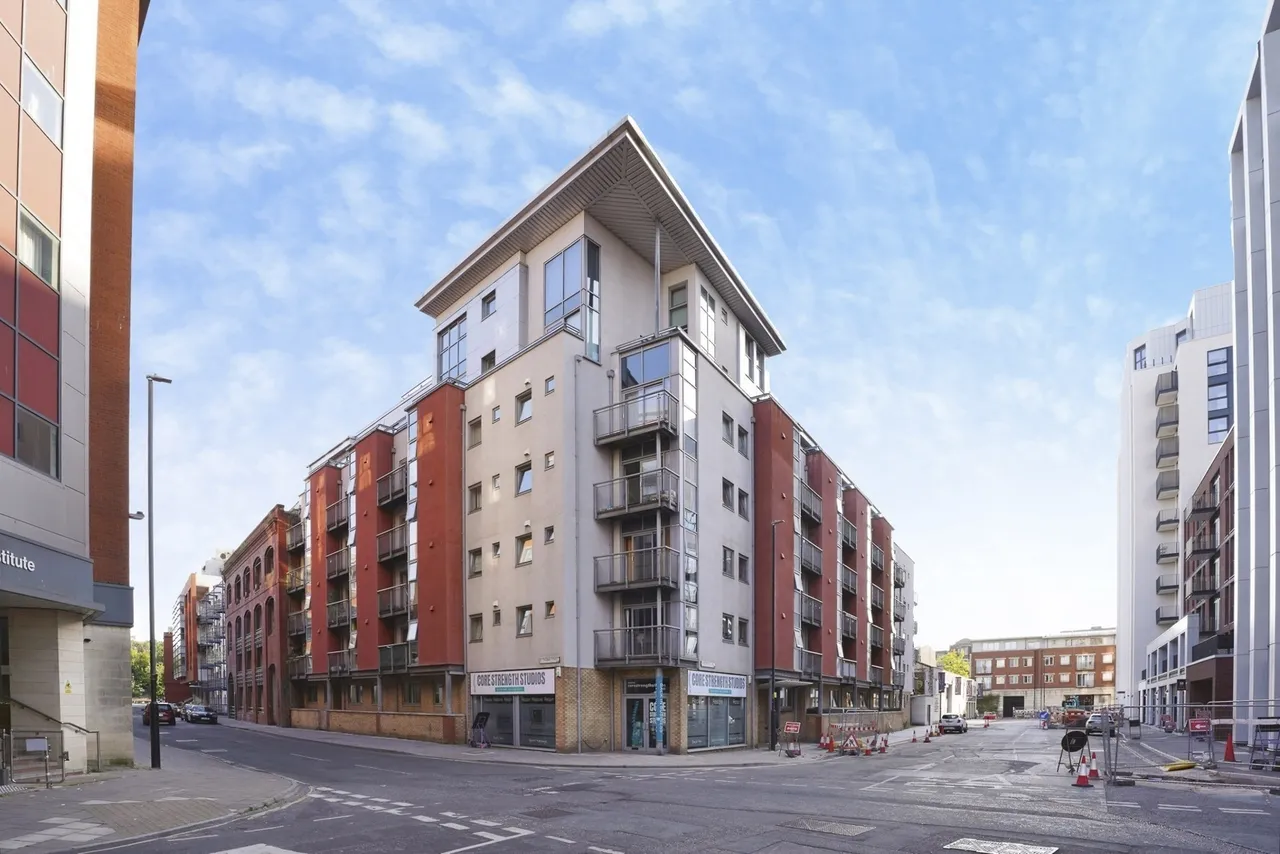 2 bed flat for sale, Three Queens Lane, Bristol, BS1