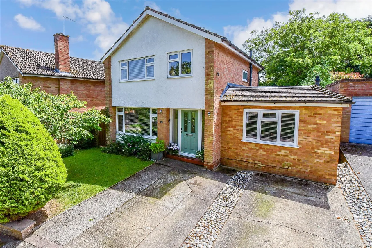 4 bed house for sale, Plane Walk, Tonbridge, TN10
