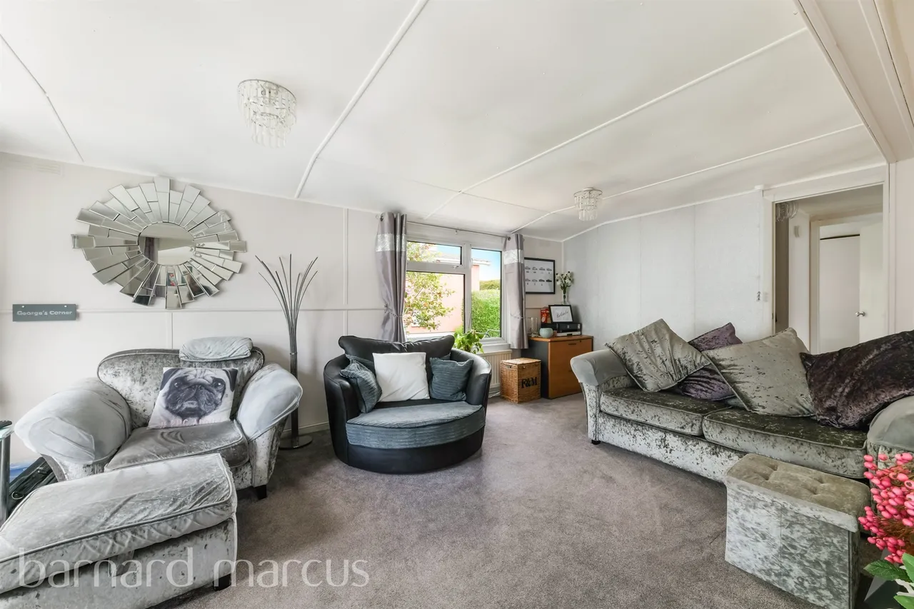 Vann Lake Road, Ockley, Dorking, photo 3