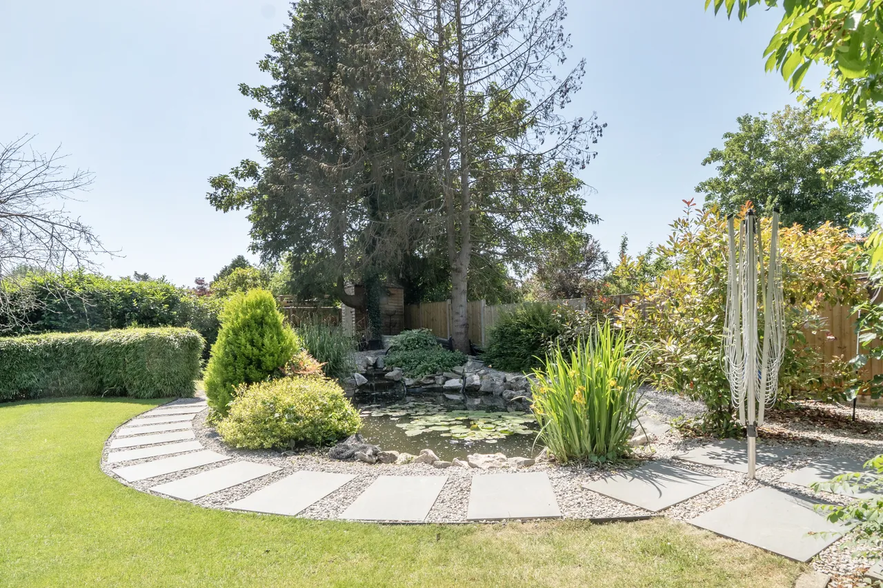 Ouseley Road, Wraysbury, TW19, photo 19