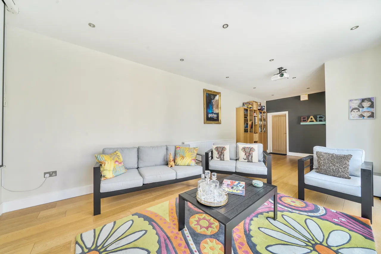 Ouseley Road, Wraysbury, TW19, photo 11
