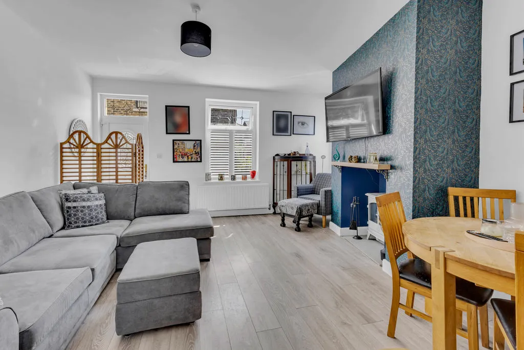 Queen Street, Littleborough, OL15, photo 2