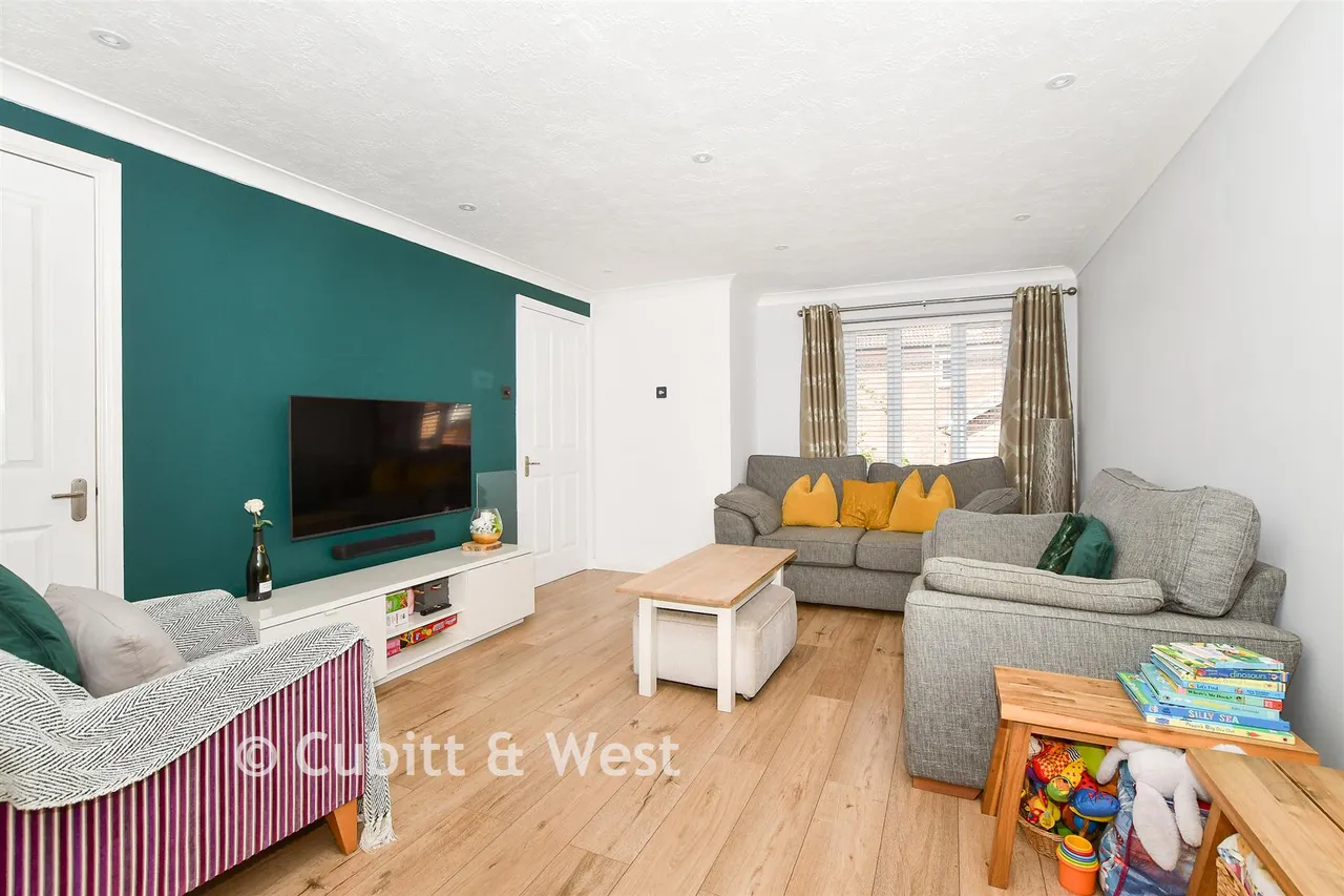 Longsdon Way, Caterham, CR3, photo 16