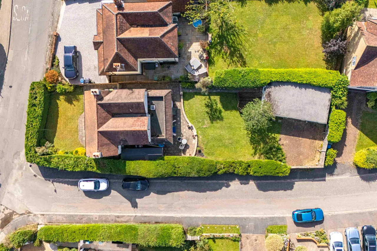 Highlands Road, Seer Green, HP9, photo 16