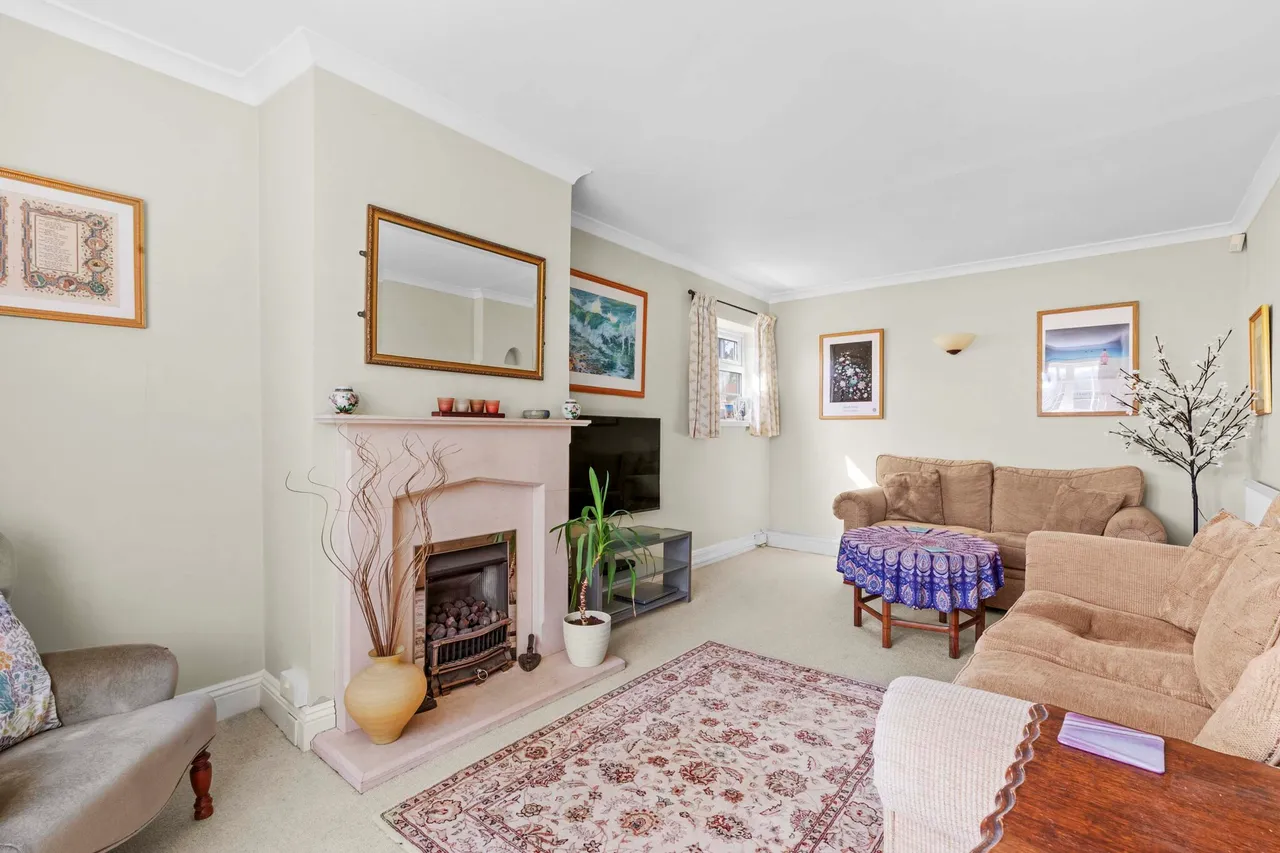 Highlands Road, Seer Green, HP9, photo 3