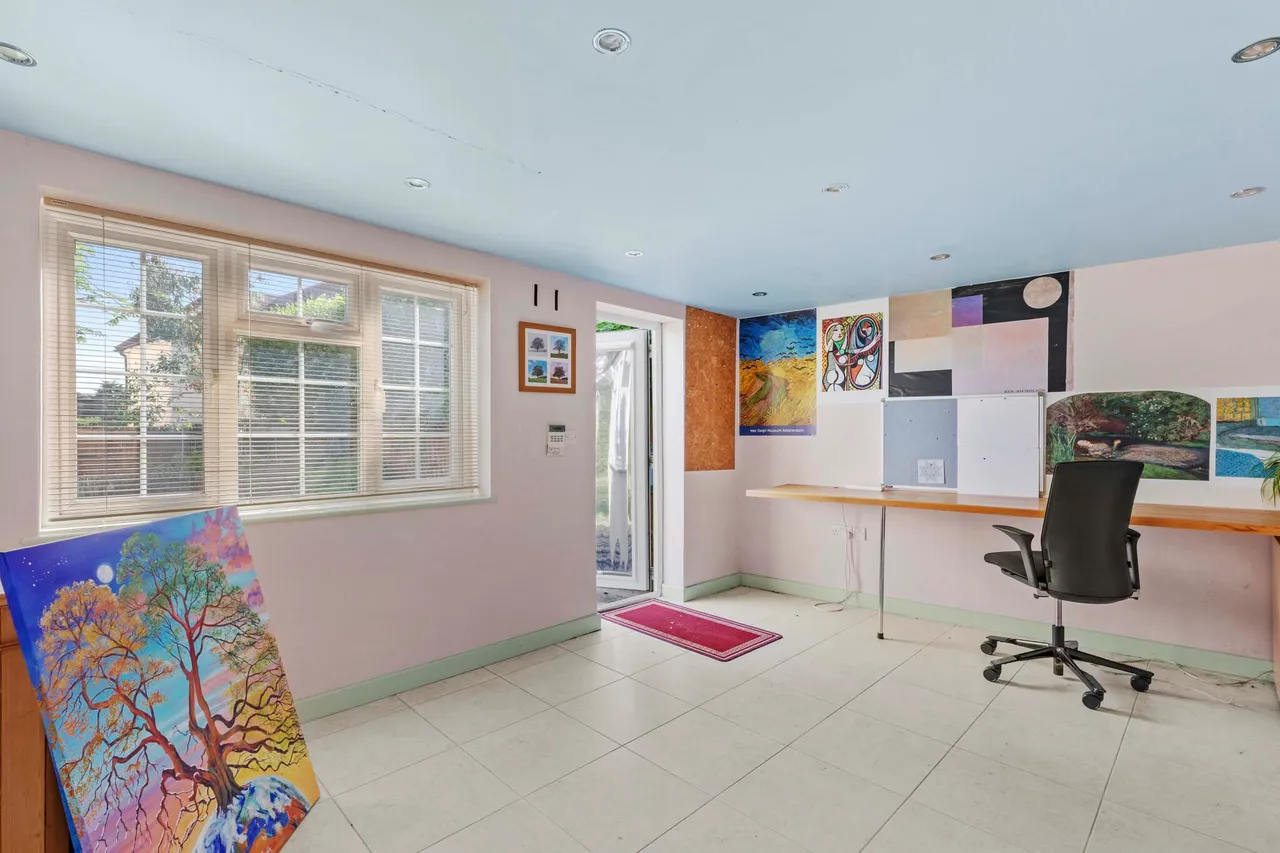 Highlands Road, Seer Green, HP9, photo 10