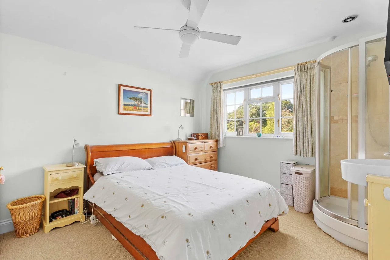 Highlands Road, Seer Green, HP9, photo 8