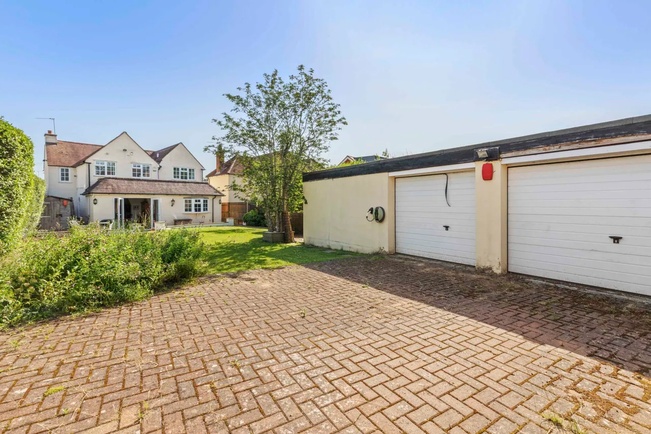 Highlands Road, Seer Green, HP9, photo 14