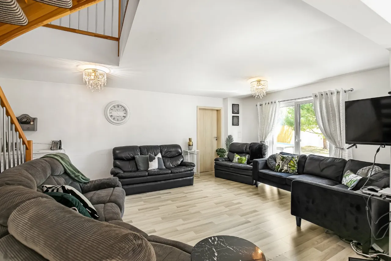 Main Road, Winterbourne Earls, Salisbury, Wiltshire, SP4 6HH, photo 5