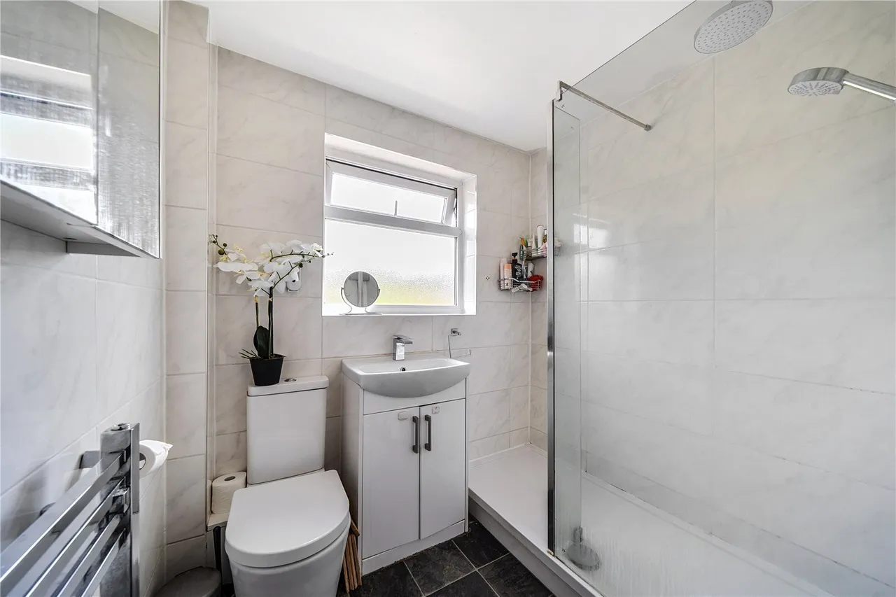 Lismore Crescent, Crawley, RH11, photo 8