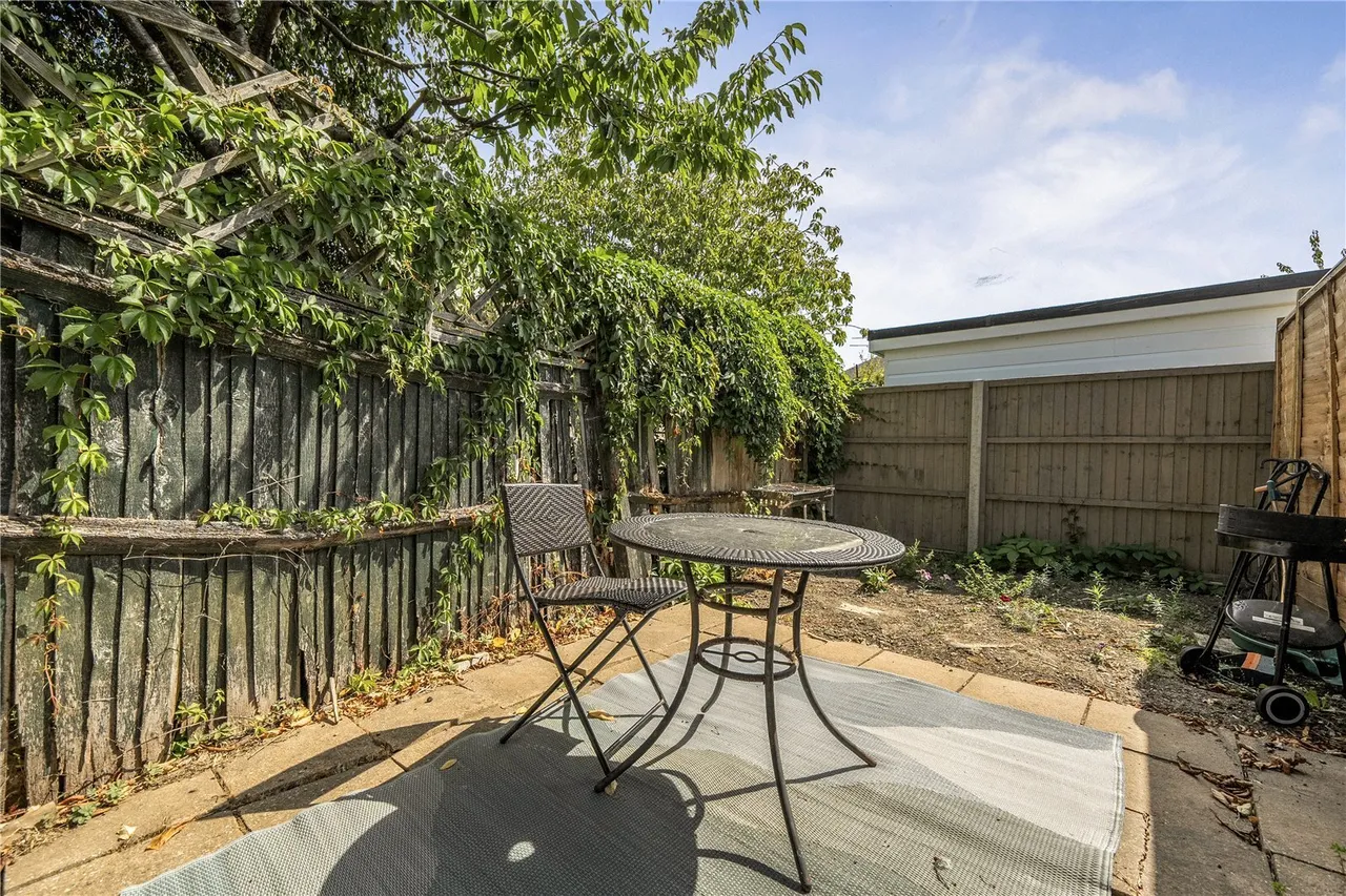 Lismore Crescent, Crawley, RH11, photo 6