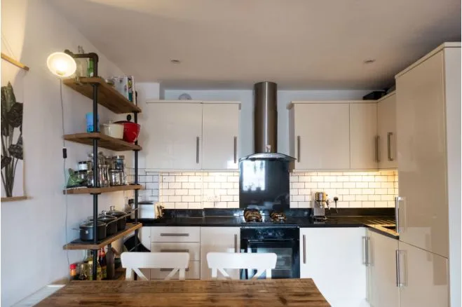 5 Madoc Close, London, photo 7