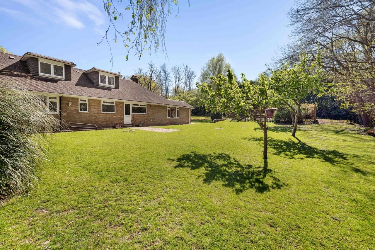 Zaynah Hophurst Hill, Crawley Down, Crawley, Crawley, RH10 4LP, photo 37