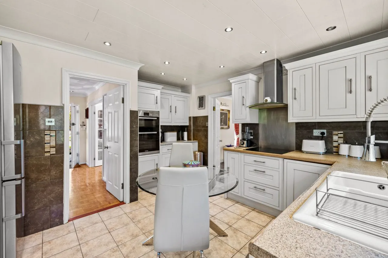 Zaynah Hophurst Hill, Crawley Down, Crawley, Crawley, RH10 4LP, photo 10