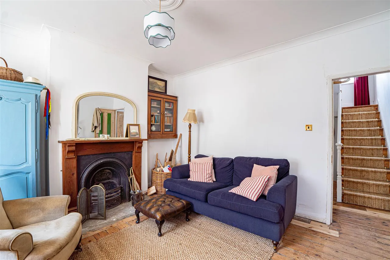 Gladstone Terrace, Hastings, photo 13