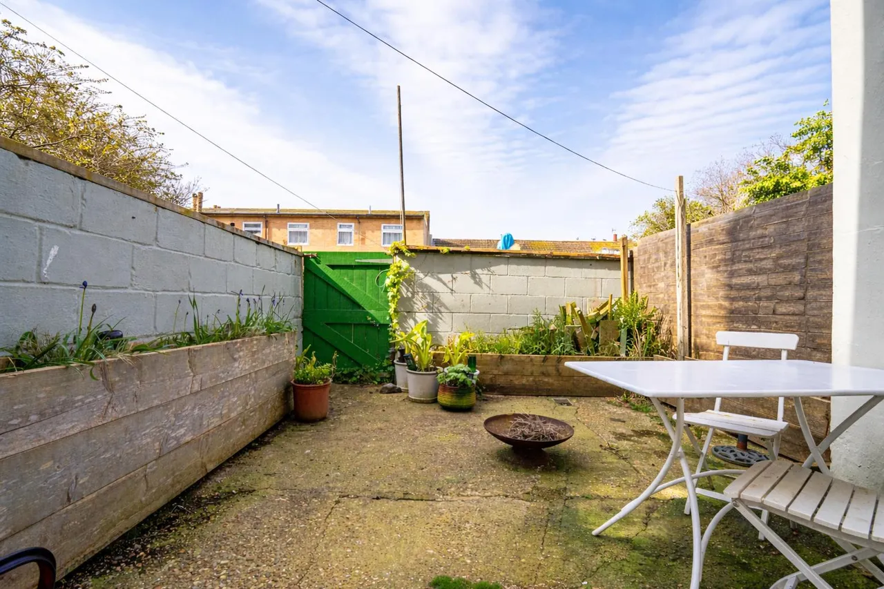 Gladstone Terrace, Hastings, photo 5