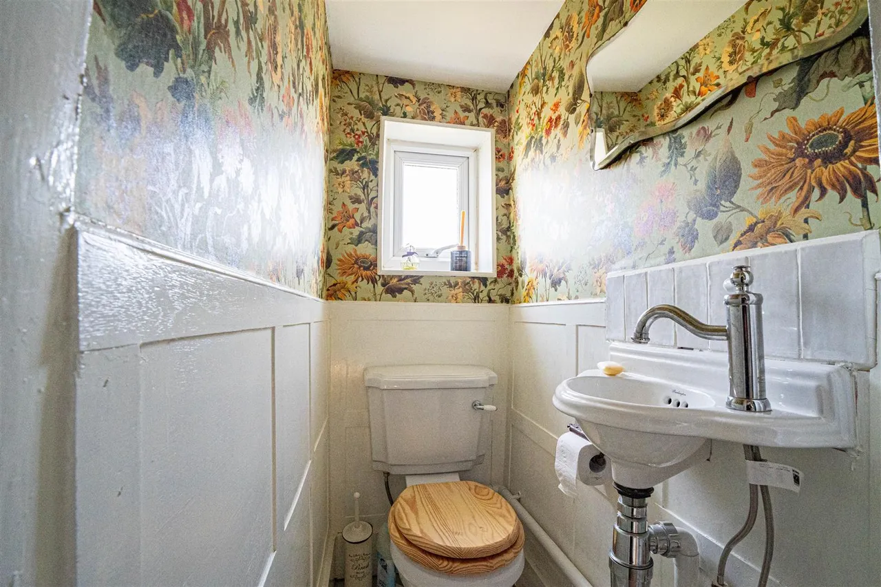 Gladstone Terrace, Hastings, photo 9