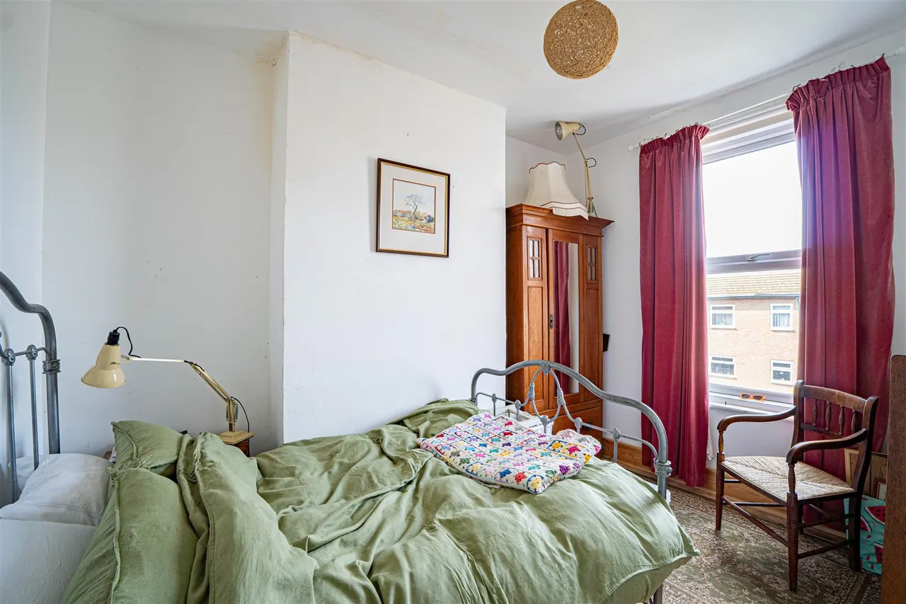 Gladstone Terrace, Hastings, photo 7
