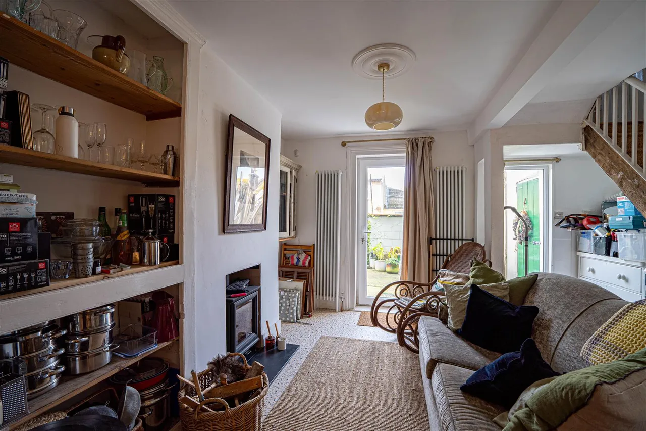 Gladstone Terrace, Hastings, photo 15