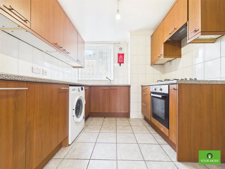 3 bed house to rent — Truro Walk, Romford, RM3