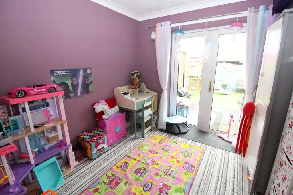 St. Owens Drive, Pogmoor, photo 11
