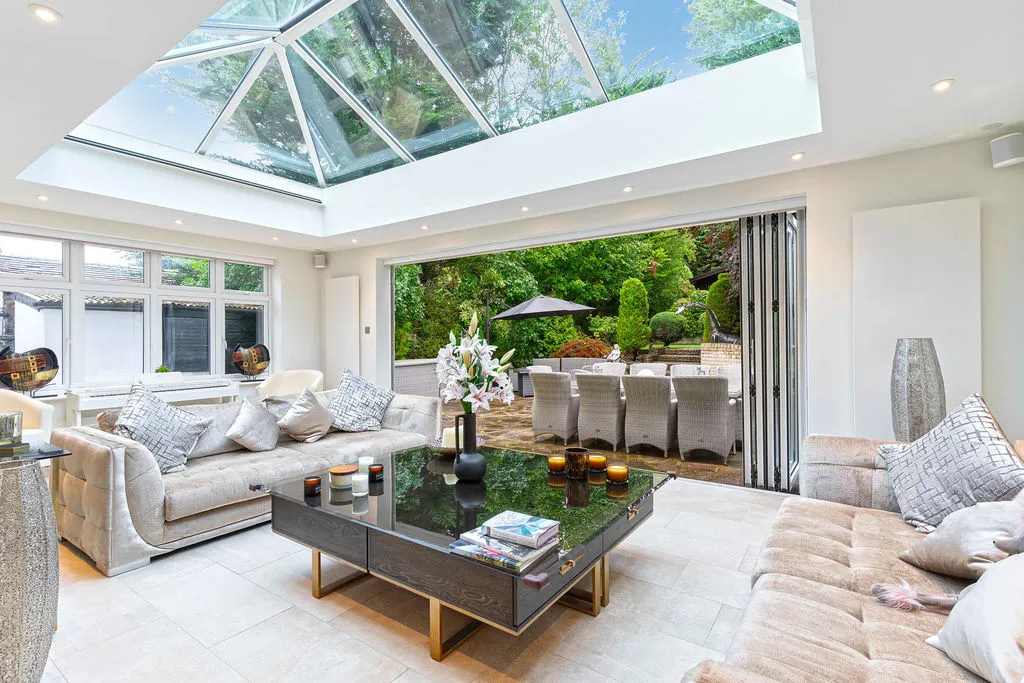 4 bed house for sale — Woodcote Valley Road, Purley CR8 3BN
