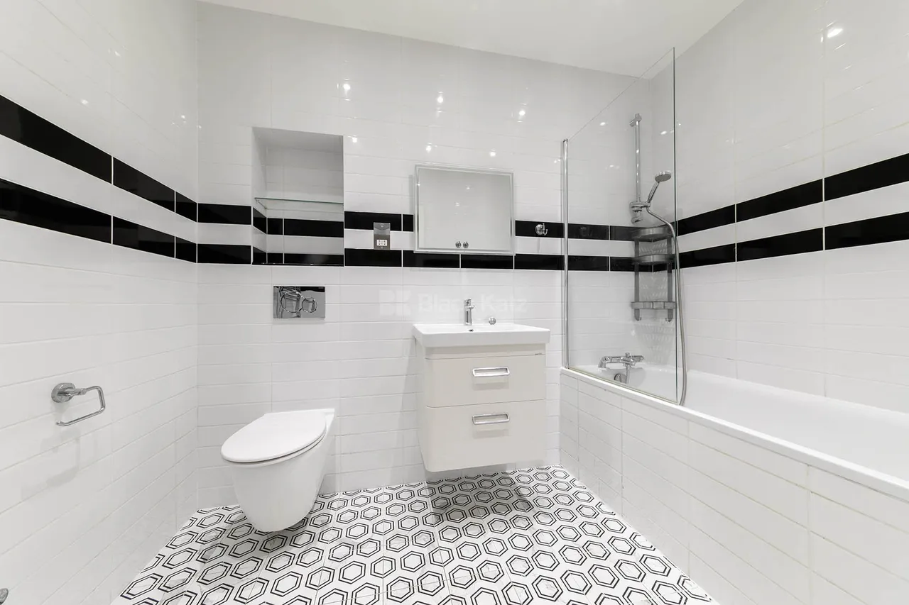 Oaklands Road, NW2, photo 9