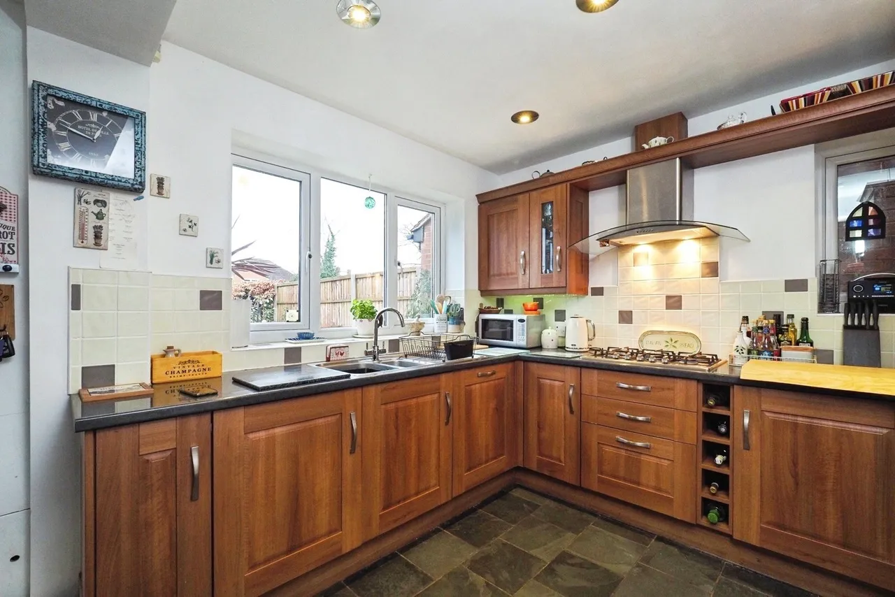 Balmoral Drive, Bramcote Hills, Nottingham, NG9, photo 5