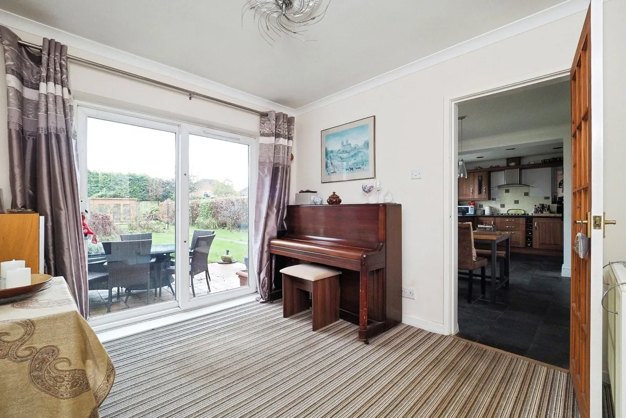 Balmoral Drive, Bramcote Hills, Nottingham, NG9, photo 9