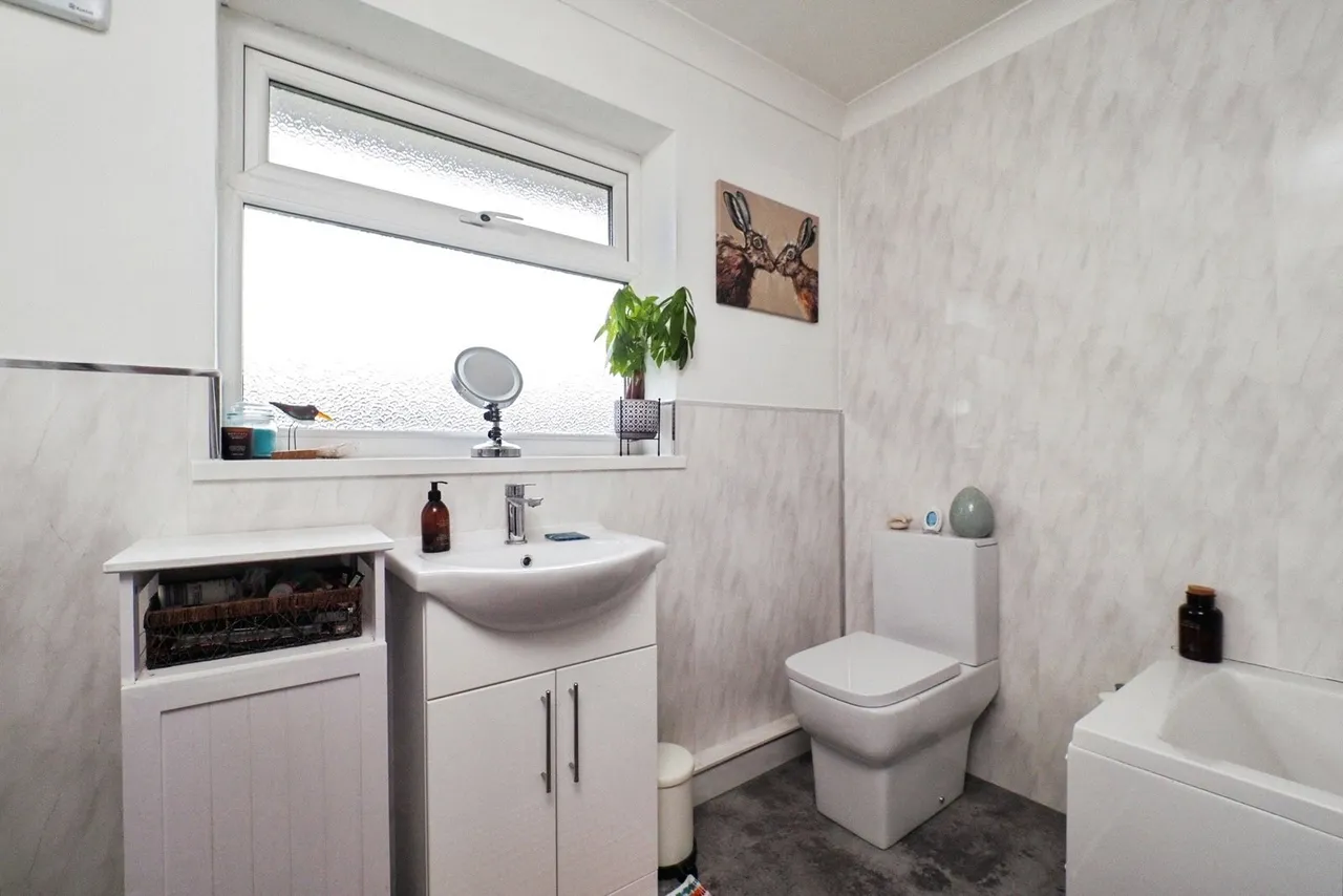 Balmoral Drive, Bramcote Hills, Nottingham, NG9, photo 11
