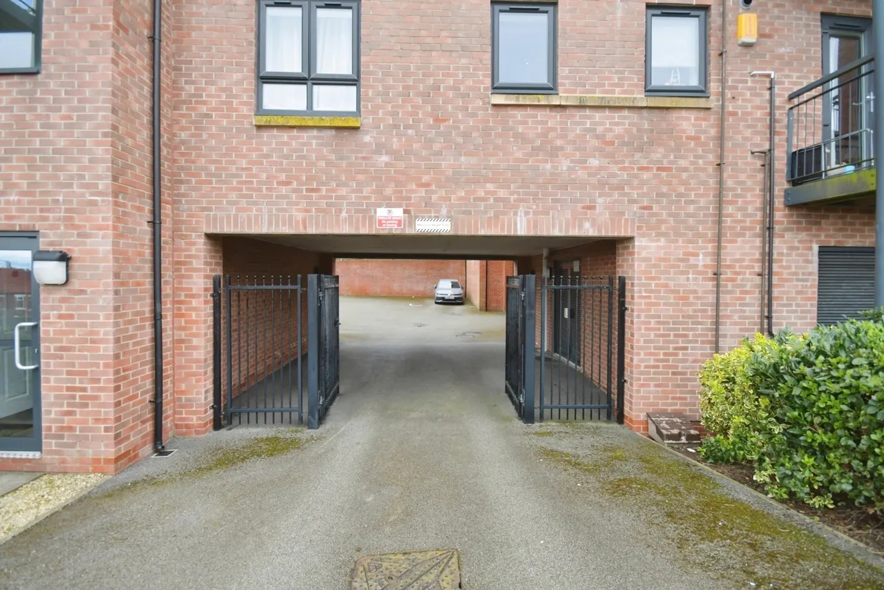 Honeysuckle Road, SHEFFIELD, South Yorkshire, S5, photo 7