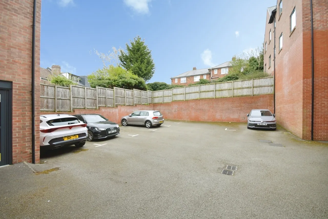 Honeysuckle Road, SHEFFIELD, South Yorkshire, S5, photo 8
